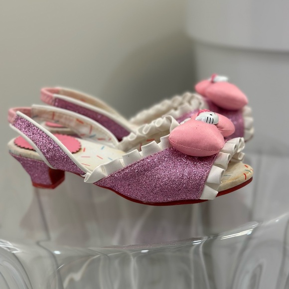 Hello Kitty by Sanrio Kids Sandals Size 13/1. In good condition - Picture 3 of 10